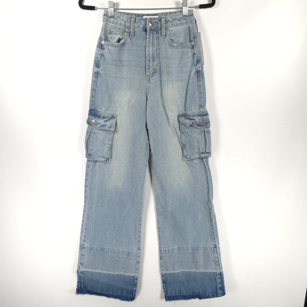 NWT Juicy Couture LUNITA St JC513-WOLG
LIGHT WASH Cargo Jeans Frayed Hem Size 24